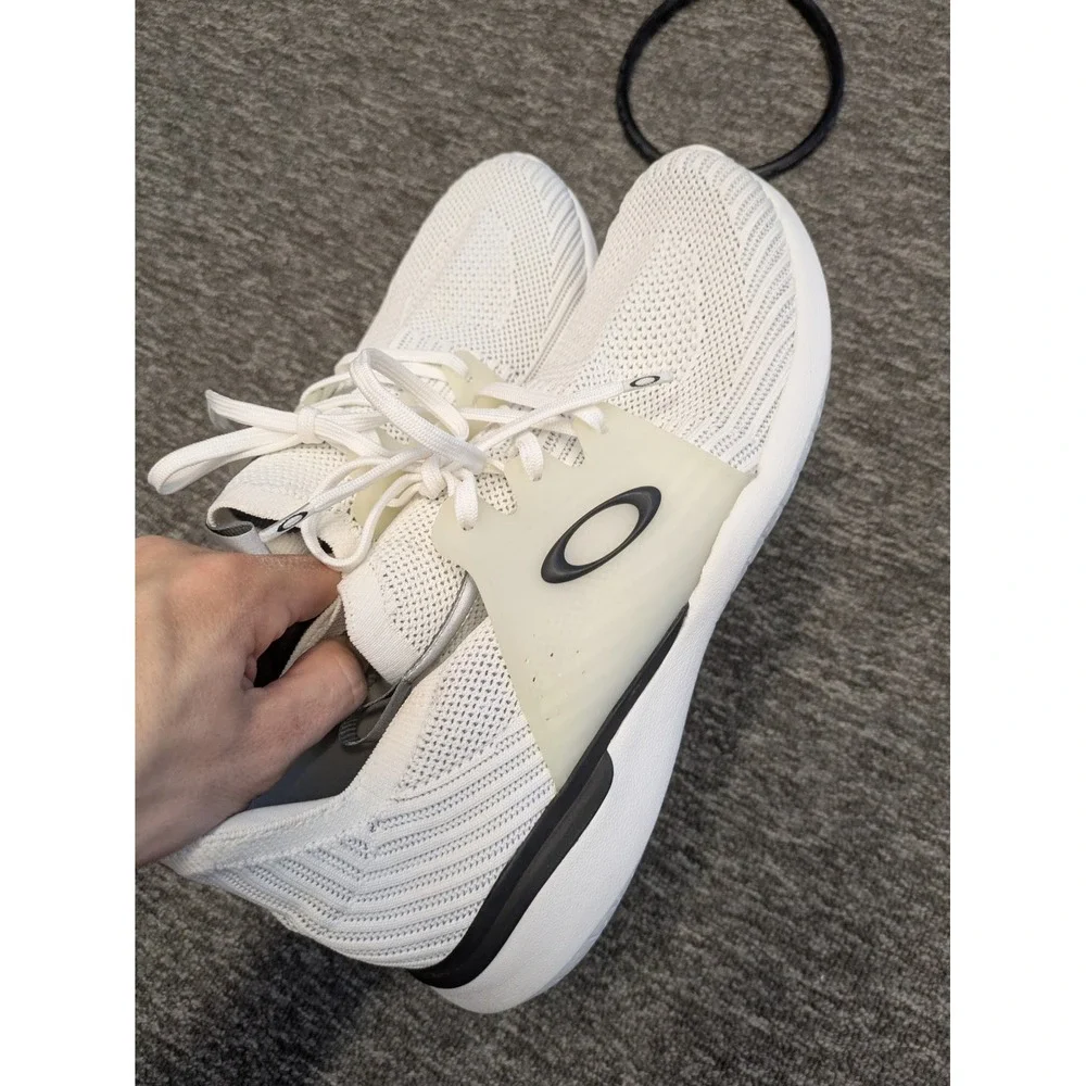 Oakley Chagos Men's‎ Size 8.5 White Knit Mesh Running Training Shoes